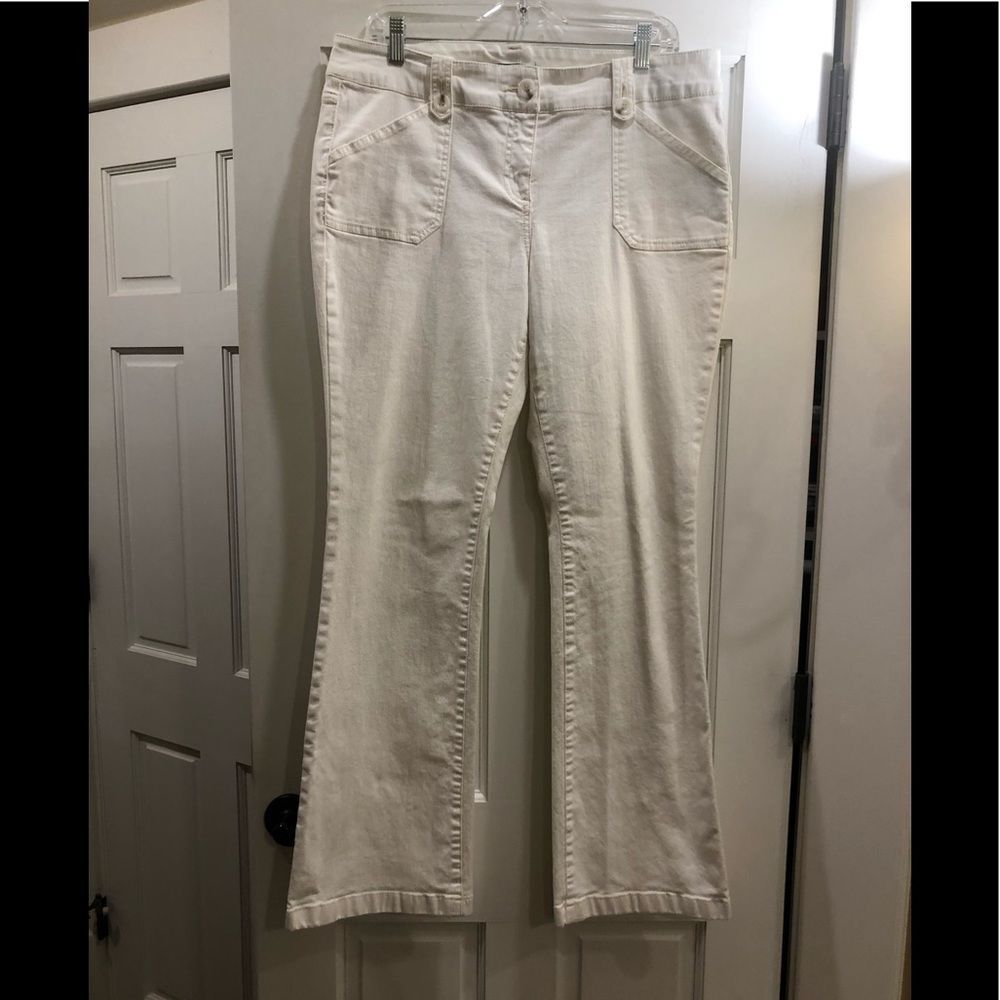 New York & Co. 12 white jeans.